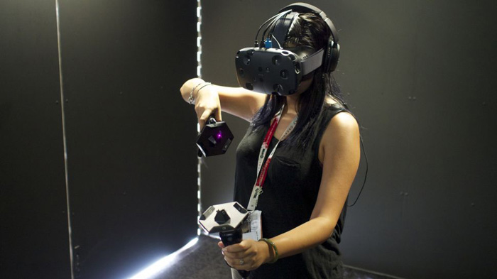 htc-vive-sanal-ger%C3%A7eklik-ak%C4%B1ll%C4%B1-telefn.jpg